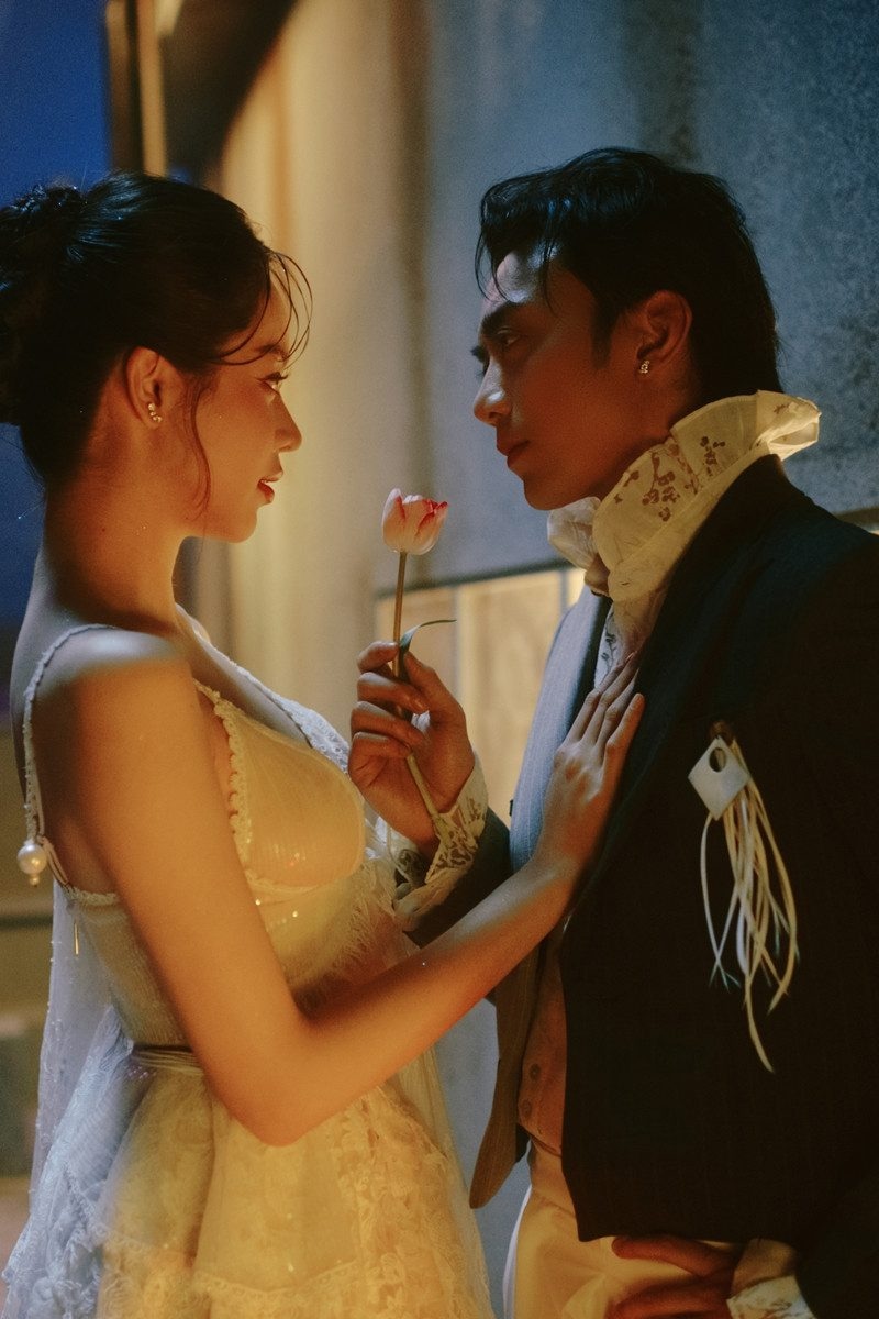 Soobin mời hoa hậu Thanh Thủy đóng MV mới, hóa cặp tình nhân đẹp như mơ