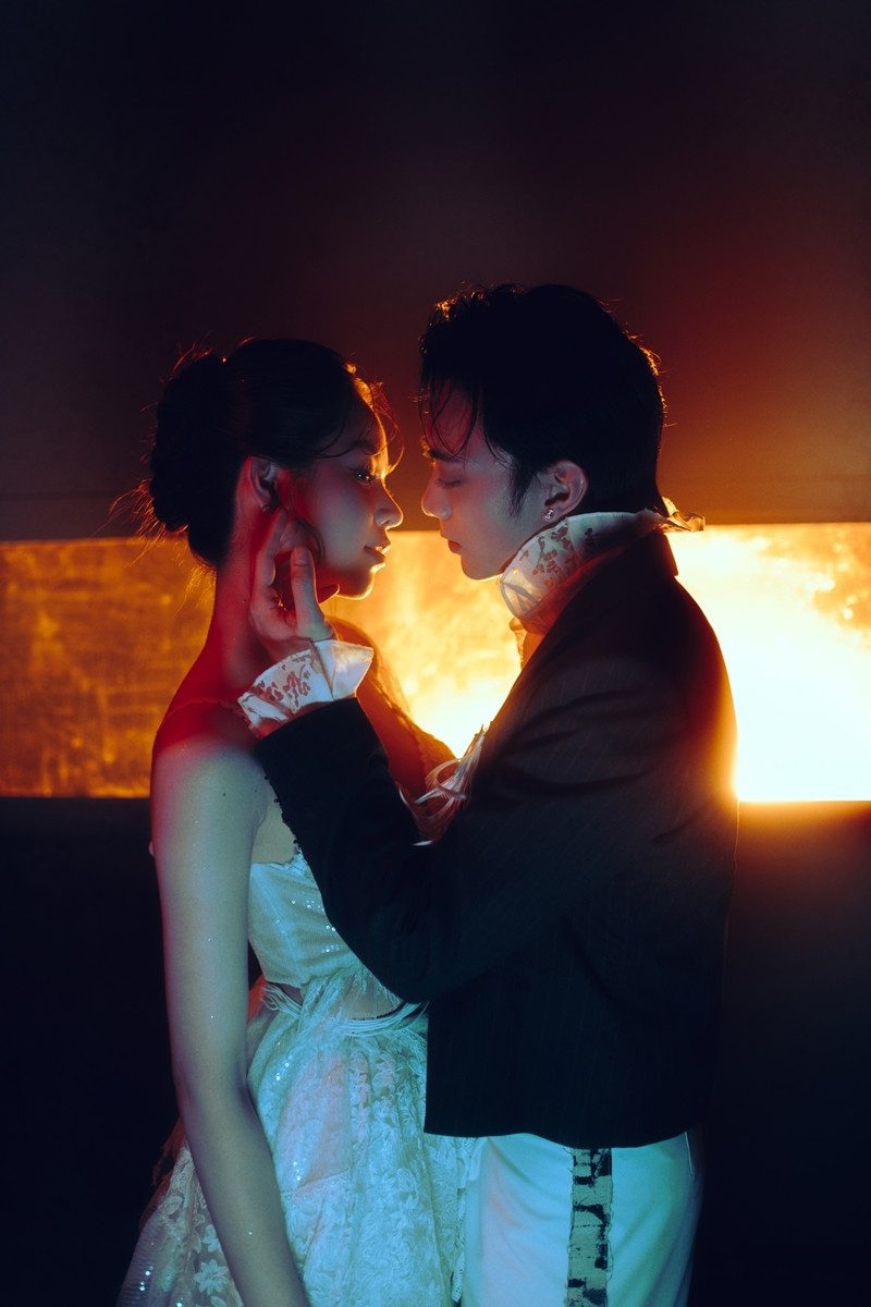 Hoa hậu Thanh Thủy nữ chính trong MV ‘Dancing In The Dark’ của Soobin  Hoàng Sơn