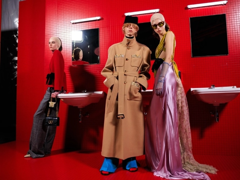BST Valentino Thu Đông 2025: Sự thân mật hay một sân khấu kịch nghệ đầy khoa trương?