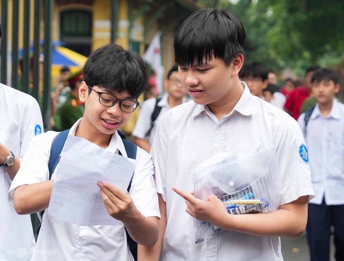 Thí sinh thi lớp 10 ở Hà Nội năm 2024. Ảnh: Tùng Đinh