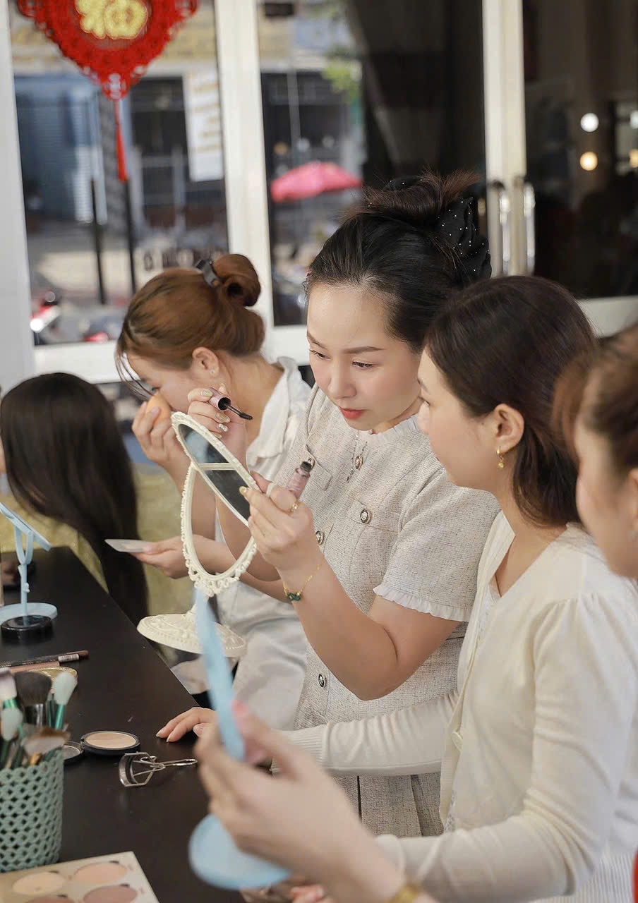 Thiên Trang Makeup Store mang đến một chương trình đào tạo bài bản, thực tế