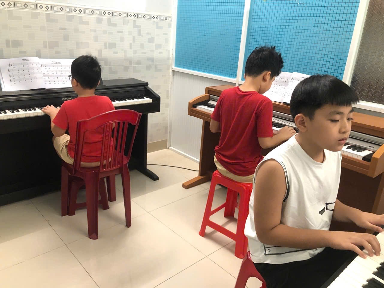 hoang-thinh-saoviet247-3