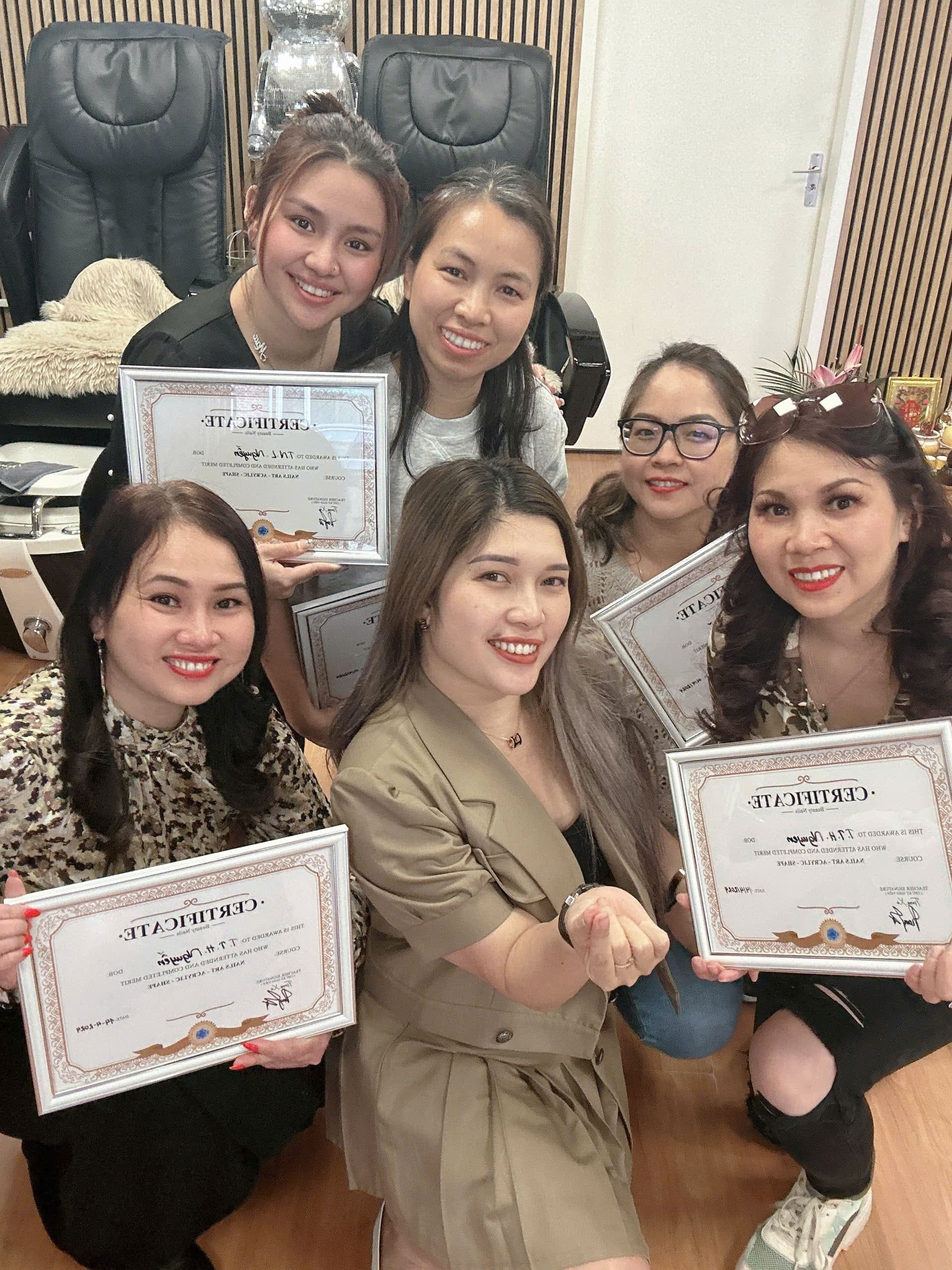 trang-xu-nail-saoviet247-3