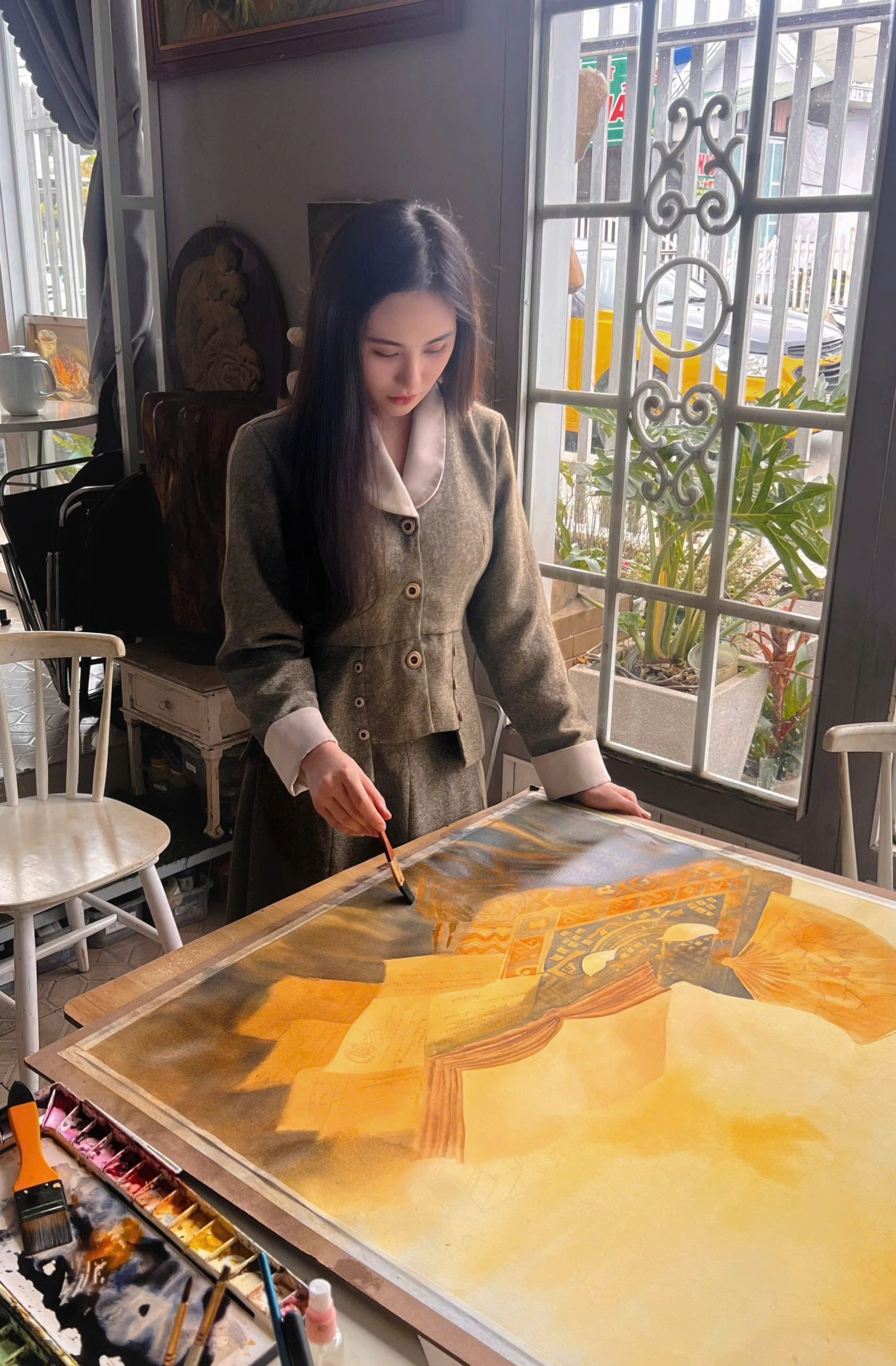 Họa sĩ trẻ Đăng Uyên và dấu ấn nghệ thuật: Khi văn hóa Việt được thổi hồn trong từng tác phẩm hội họa