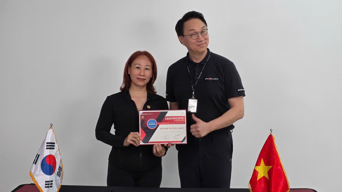 Jane Hạnh nhận chứng nhận Blue Master Pilates từ Thầy Kyung Won Jang – Hàn Quốc