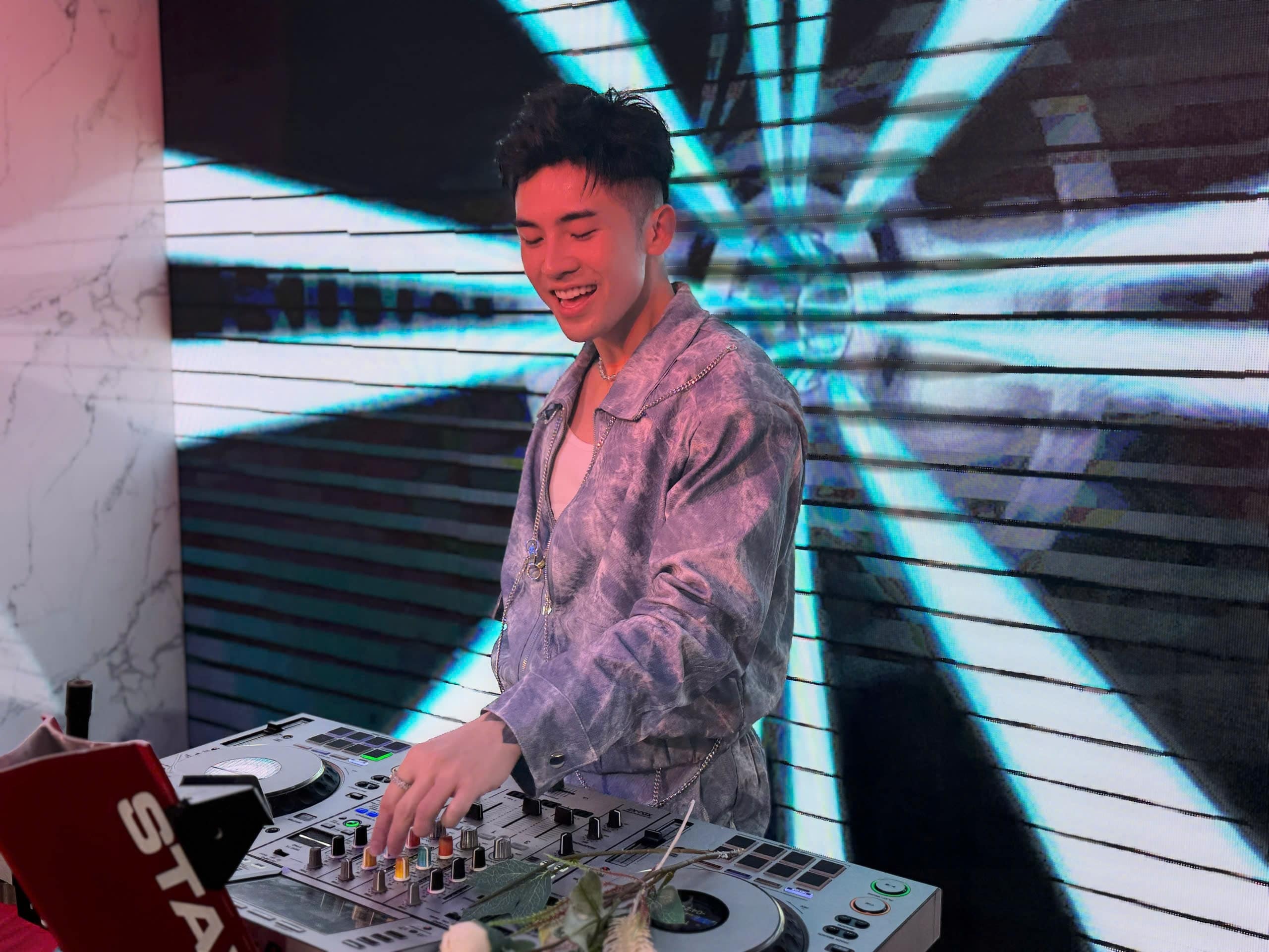 Từ chất nhạc đến ngoại hình, DJ Andy Le luôn biết cách khiến người khác nhớ đến mình