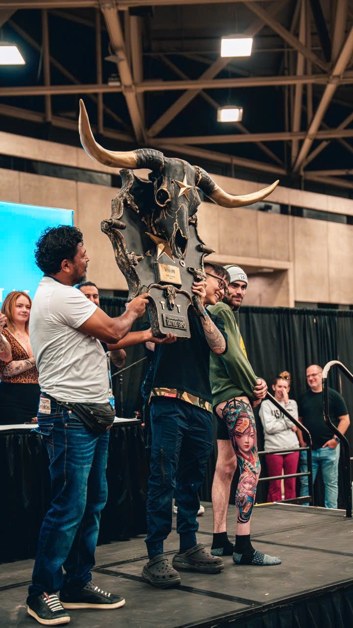 Minh Phạm không đếm giải thưởng, anh đếm những lần vượt giới hạn và những góc nhìn mới học được sau mỗi cuộc thi