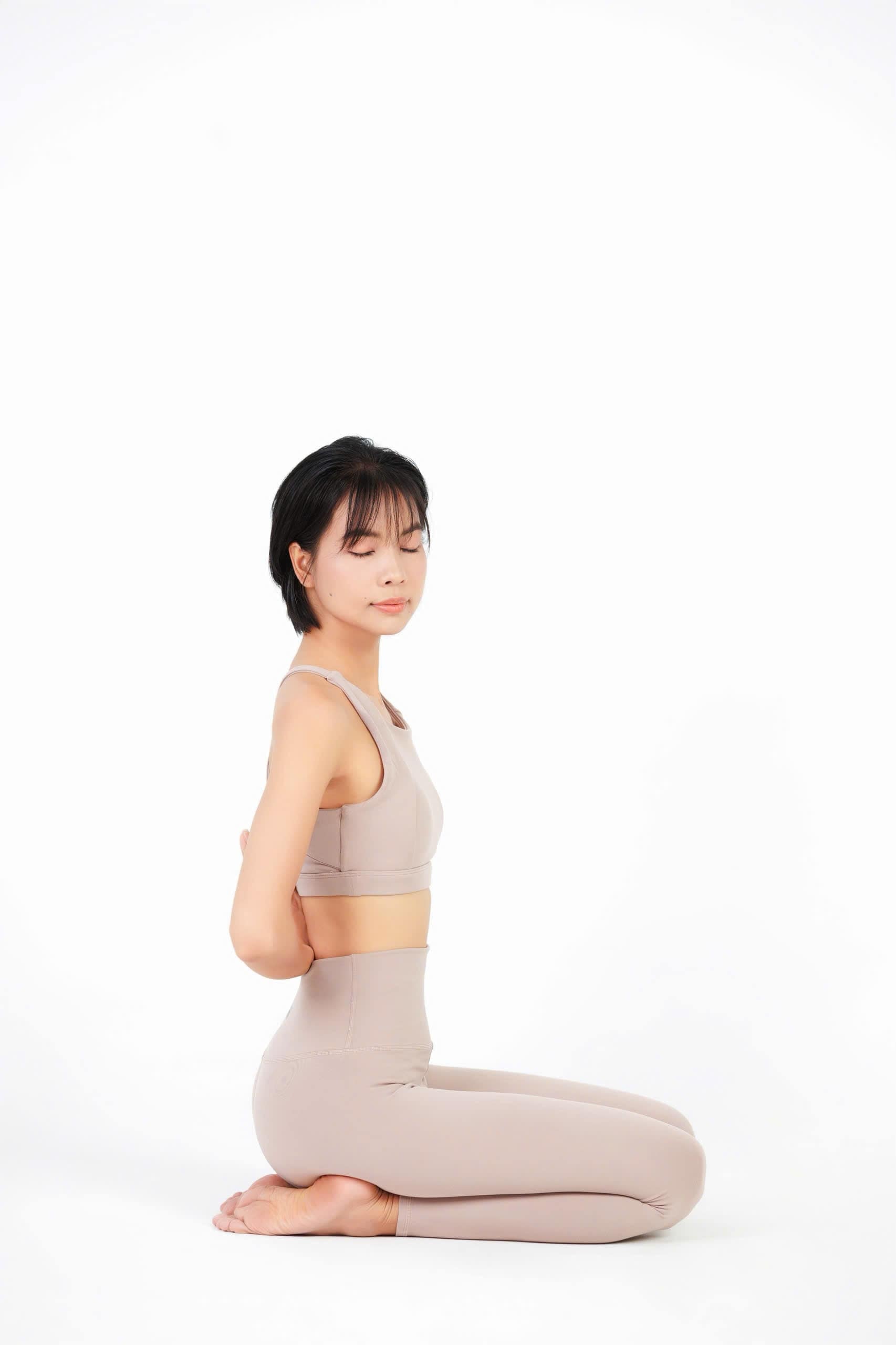 Thiên Hà kết nối tâm hồn và cơ thể qua yoga