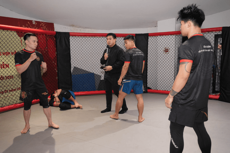 Điều chưa từng có với MMA Việt Nam: Kèo “2 đấu 2”