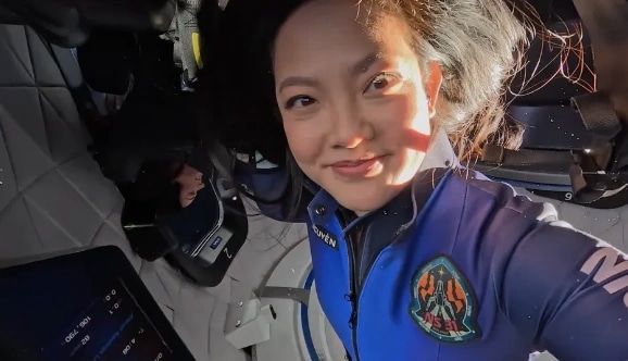 Khoảnh khắc ‘Xin chào Việt Nam’ từ vũ trụ: Người phụ nữ gốc Việt làm nên lịch sử