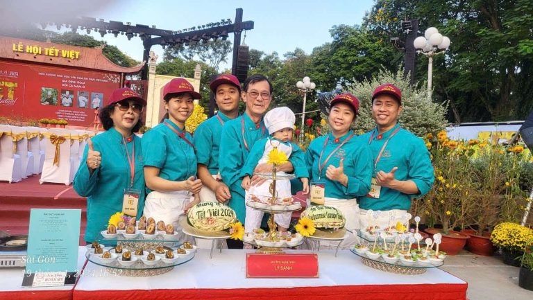 Gia đình với truyền thống nghề bếp của Ẩm Thực Hoàn Mỹ