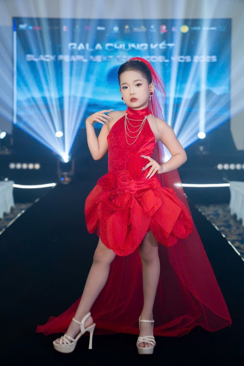 Model kids Trương Quỳnh Thư - 3.