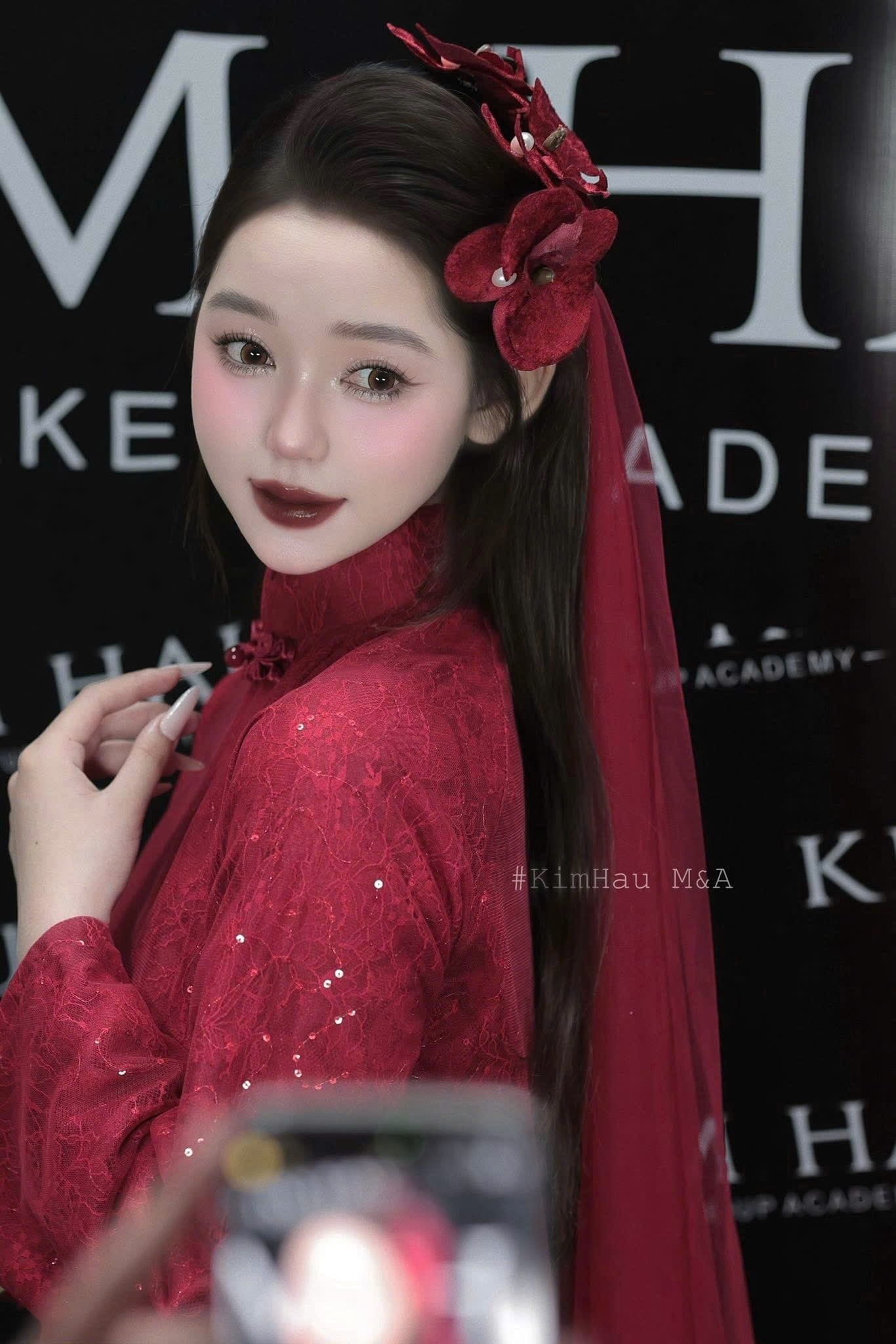 Kim Hậu Makeup - 3