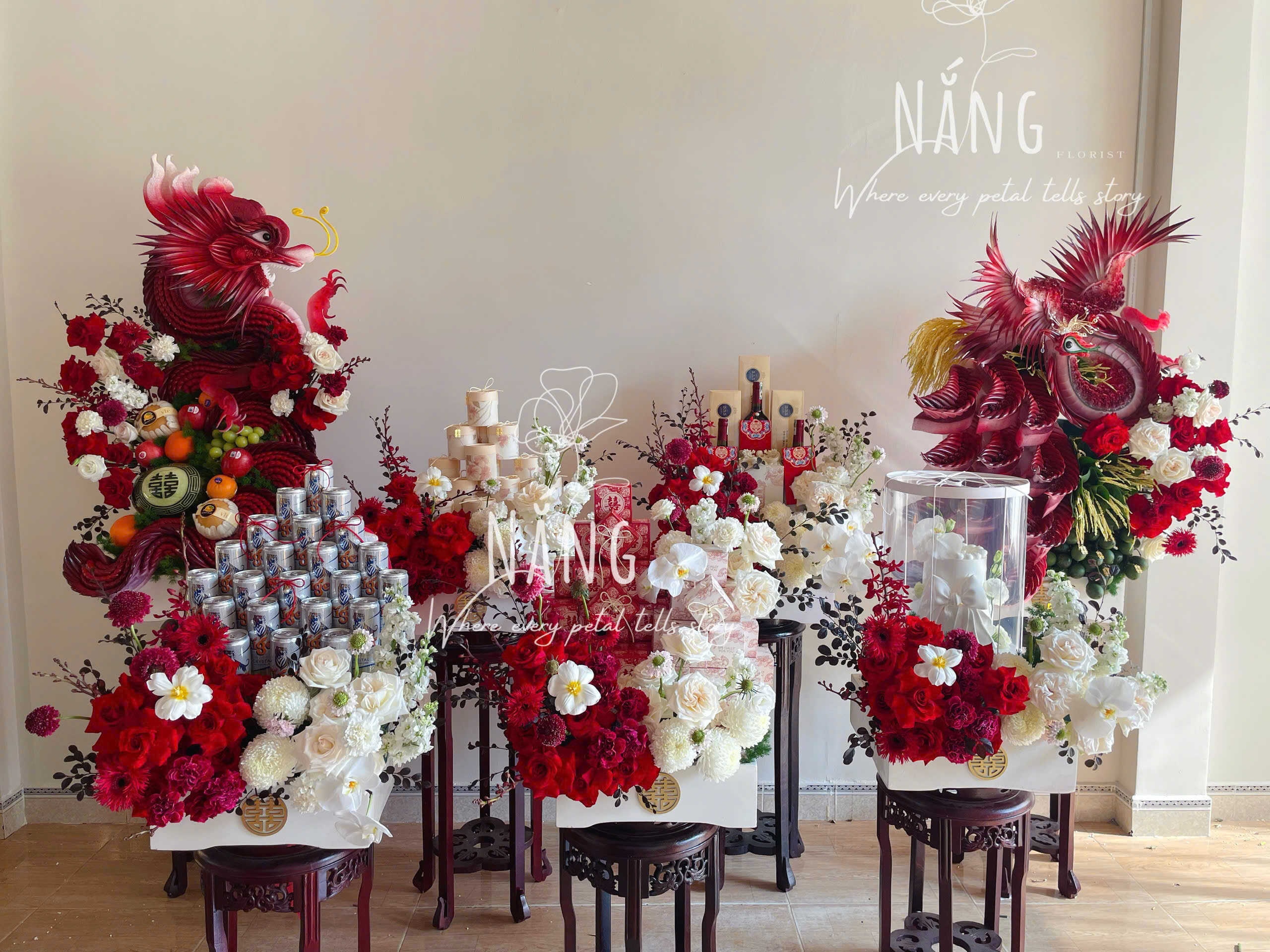 Tinh tế trong từng đường nét mỗi thiết kế tráp cưới của Hoa Nhà Nắng đều mang một nét riêng